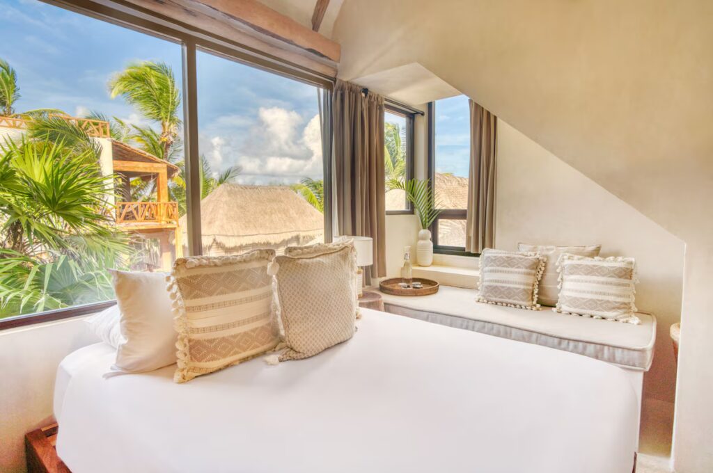 pretty hotel room