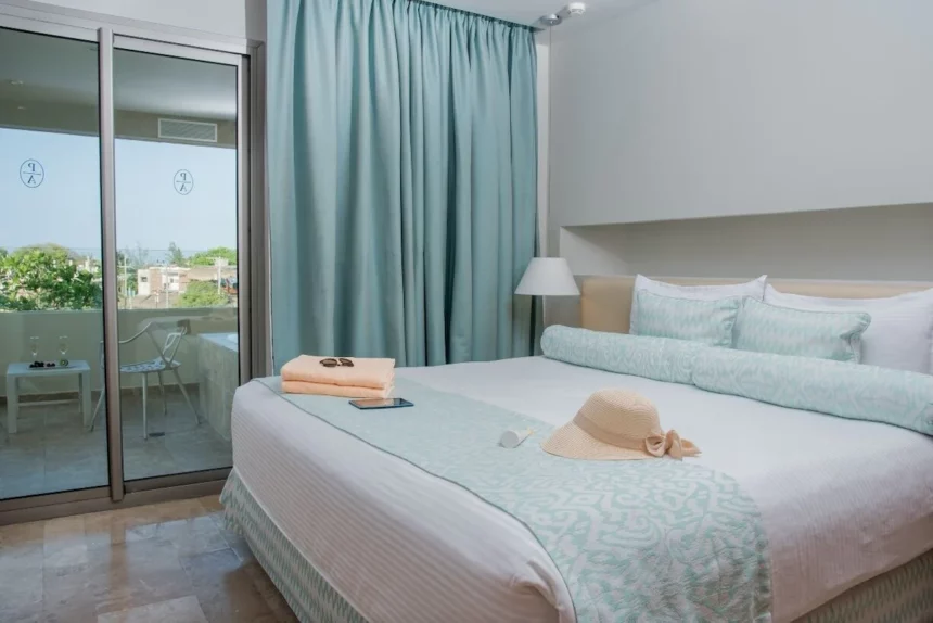 Superior Aluxes room with queen size bed and terrace 